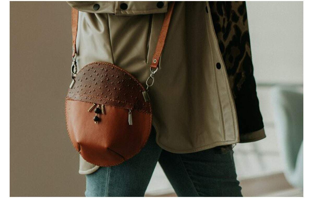 کیف قهوه ای