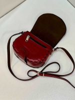 کیف چرم زنانه فنجول زرشکی ابر و بادی - تصویر 5