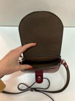 کیف چرم زنانه فنجول زرشکی ابر و بادی - تصویر 6