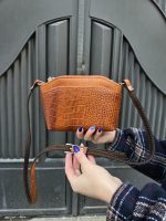 کیف چرم لچک کوچک عسلی نارنجی ابر و بادی سنگی