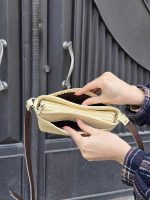 کیف چرم لچک کوچک کرمی لیزارد - تصویر 2