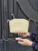 کیف چرم لچک کوچک کرمی لیزارد