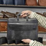 فولدر چرم مشکی لیزارد