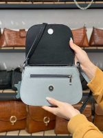 کیف چرم پروانه دو طبله طوسی درب سنگی بدنه ساده - تصویر 4