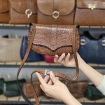 کیف چرم درب پروانه قهوه ای گرم ابر و بادی سنگی | چرم اصل گاوی