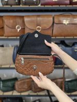 کیف چرم درب پروانه قهوه ای گرم ابر و بادی سنگی | چرم اصل گاوی - تصویر 3