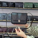 کیف چرم زنانه مشکی لیزارد