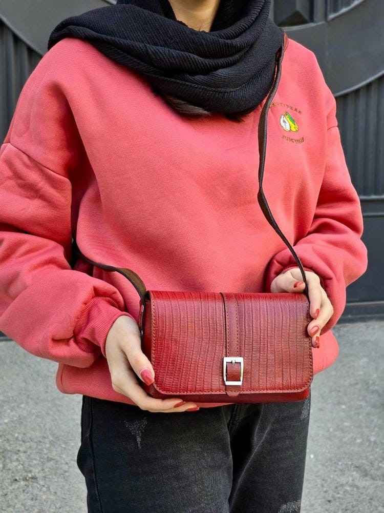 902-4 کیف چرم بغل پرچ قرمز ابر و بادی تیره لیزارد بزرگ - تصویر 1