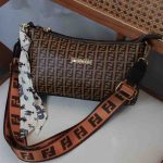 کیف زنانه کوچک با طرح برند FENDI در 3 طرح رو رنگ متنوع