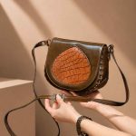 کیف چرم زنانه| اشک قهوه ای ابر و بادی صاف | چرم اصل گاوی