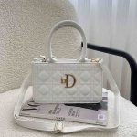 کیف دخترانه رنگ سفید با طرح برند Dior