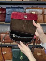 کیف چرم بغل پرچ قرمز سنگی | چرم اصل گاوی - تصویر 2
