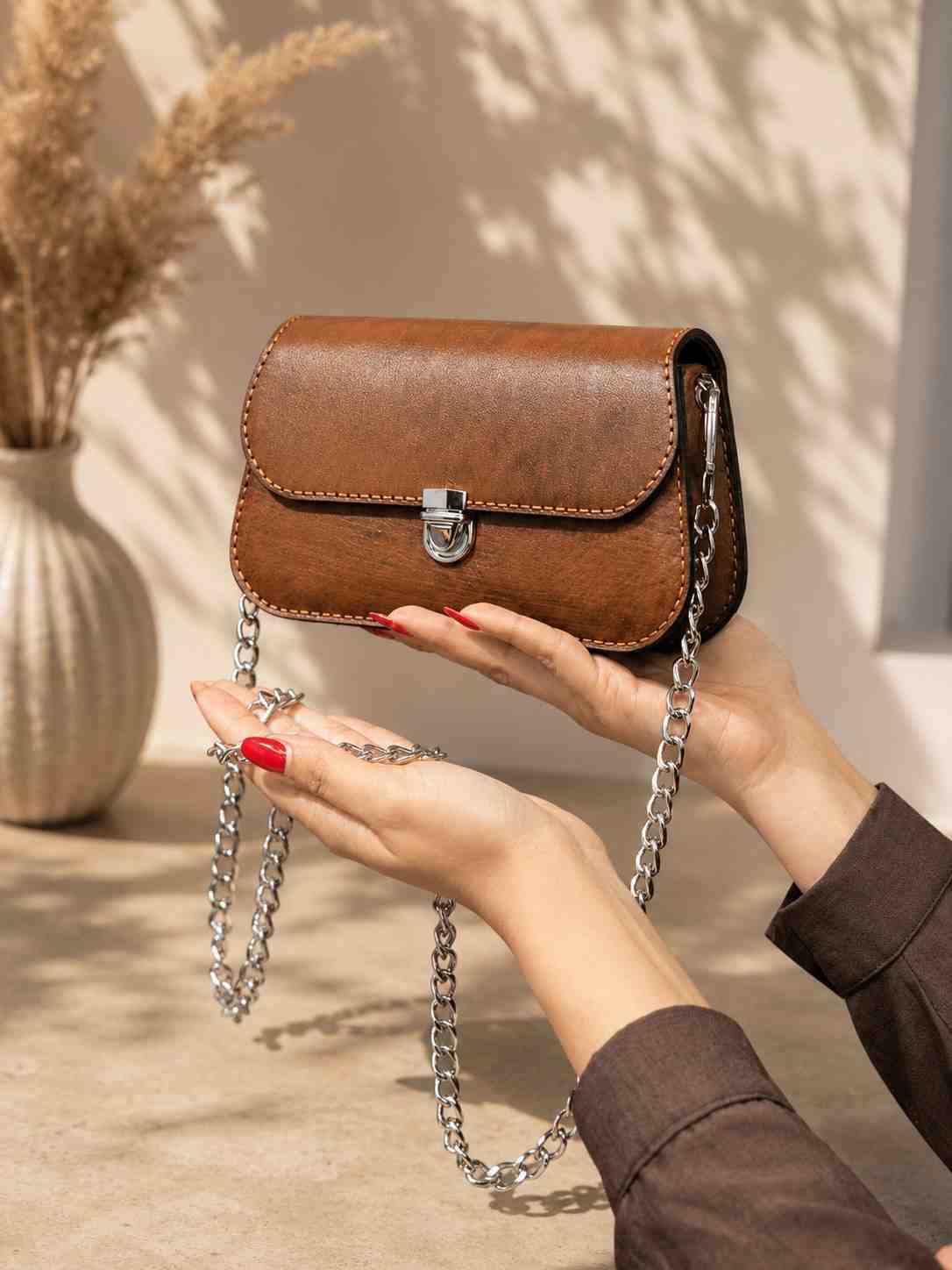 ChatGPTImageJul14202606_45_29P کیف چرم قهوه ای ابروبادی ساده | چرم اصل گاوی - تصویر 1