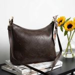 کیف بزرگ شالدار قهوه ای