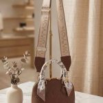 کیف دخترانه صندوقی رنگ قهوه ای