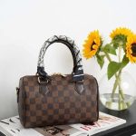 کیف مدل صندوقی مارک طرح