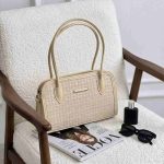 کیف دخترانه طرح برجسته کرم
